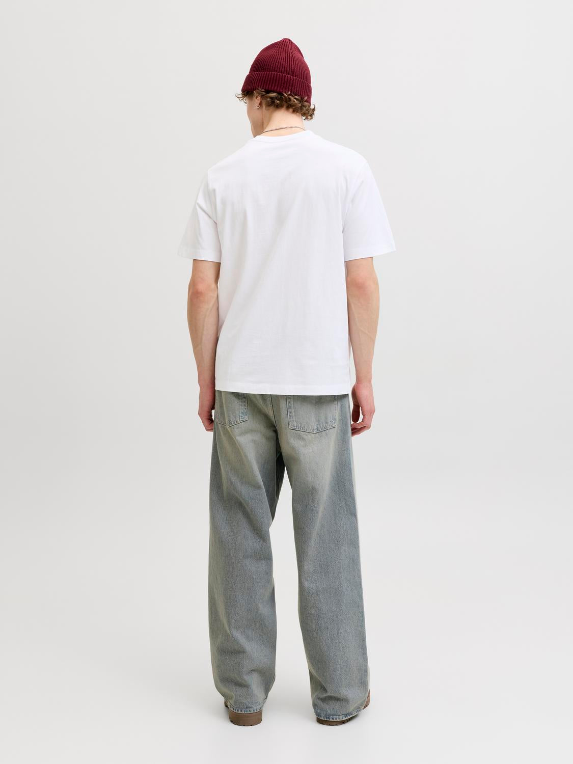 model_shot-back